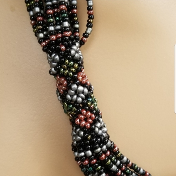 VINTAGE CZECH GLASS SEED BEAD ORNATE FLORAL PATTERN NECKLACE - Picture 5 of 7